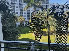 2731 NE 14th St Cswy 324, Pompano Beach FL 33062