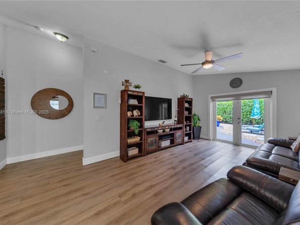 14682 Vista Luna Dr, Davie FL 33325