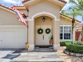 14682 Vista Luna Dr, Davie FL 33325