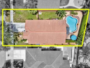 14682 Vista Luna Dr, Davie FL 33325