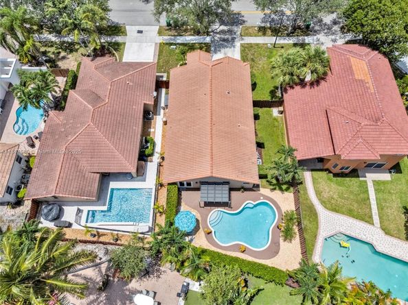 14682 Vista Luna Dr, Davie FL 33325