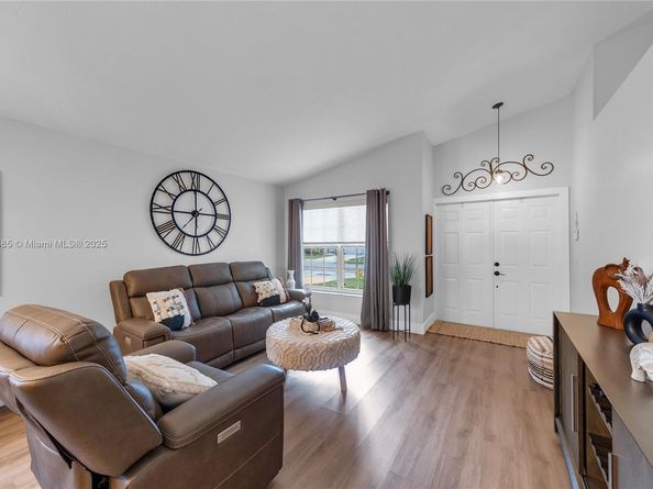 14682 Vista Luna Dr, Davie FL 33325