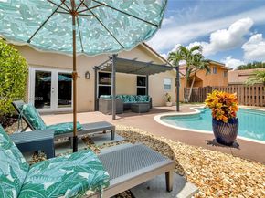 14682 Vista Luna Dr, Davie FL 33325