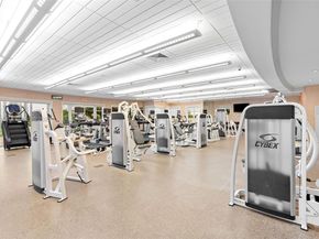 20000 E Country Club Dr 1109, Aventura FL 33180
