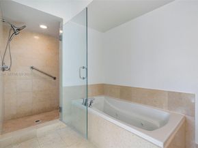20000 E Country Club Dr 1109, Aventura FL 33180