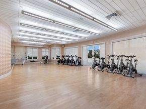 20000 E Country Club Dr 1109, Aventura FL 33180