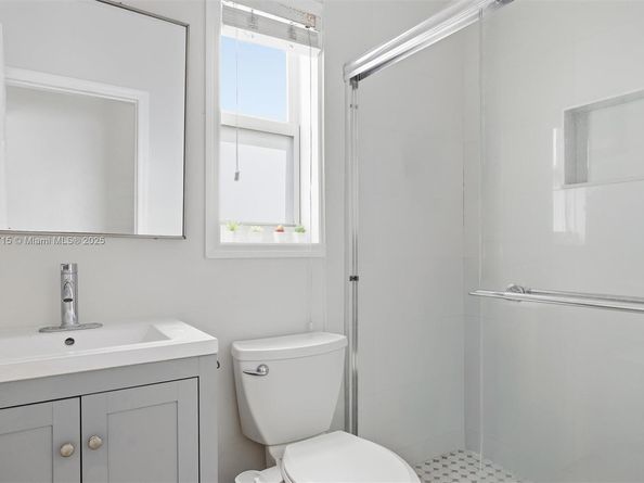 104 SW 40th Ave, Miami FL 33134