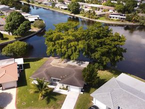 5805 NW 72nd Ave, Tamarac FL 33321-6039