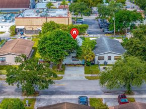 5709 Lincoln St, Hollywood FL 33021