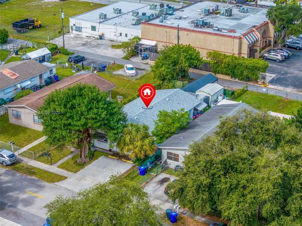 5709 Lincoln St, Hollywood FL 33021