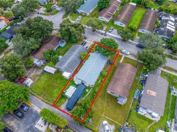5709 Lincoln St, Hollywood FL 33021
