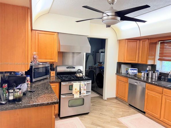 5369 Balsam Ter, Plantation FL 33317