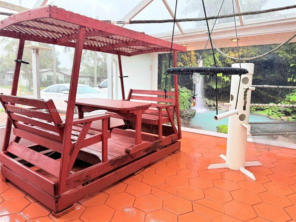 5369 Balsam Ter, Plantation FL 33317