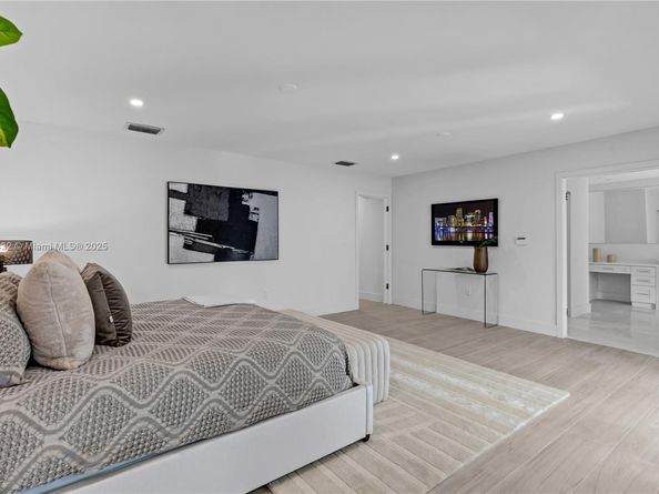 6900 SW 136th St, Palmetto Bay FL 33156