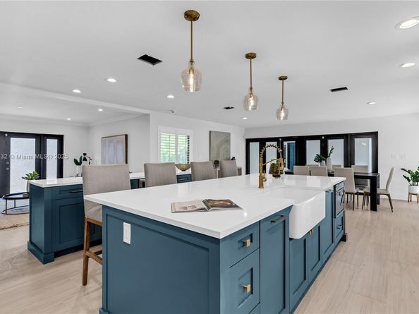 6900 SW 136th St, Palmetto Bay FL 33156