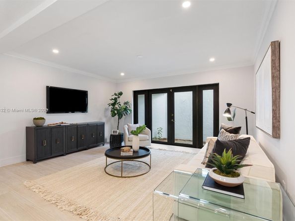 6900 SW 136th St, Palmetto Bay FL 33156