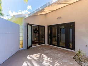 6900 SW 136th St, Palmetto Bay FL 33156