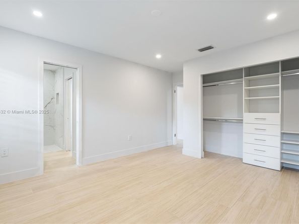 6900 SW 136th St, Palmetto Bay FL 33156