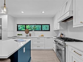 6900 SW 136th St, Palmetto Bay FL 33156