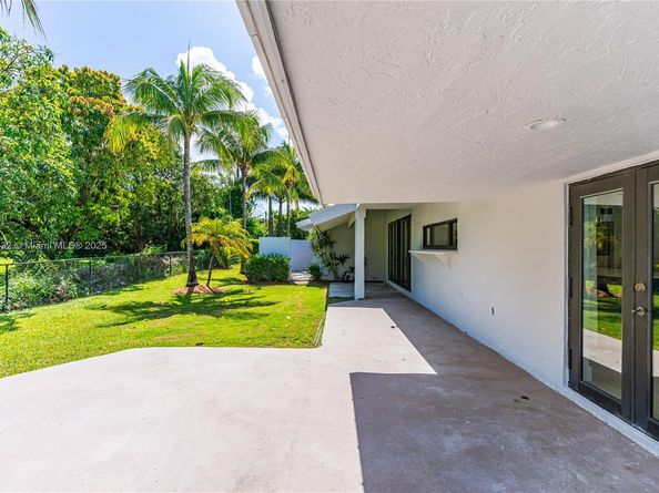 6900 SW 136th St, Palmetto Bay FL 33156