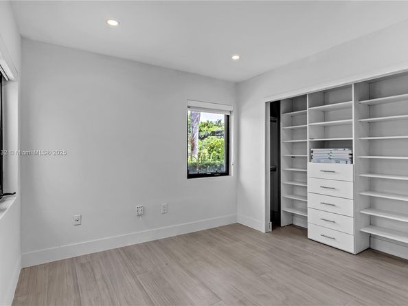 6900 SW 136th St, Palmetto Bay FL 33156