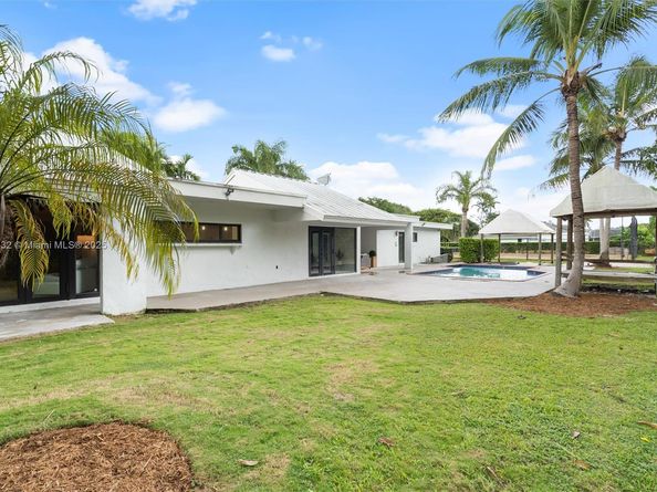 6900 SW 136th St, Palmetto Bay FL 33156
