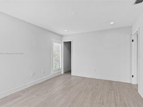 6900 SW 136th St, Palmetto Bay FL 33156