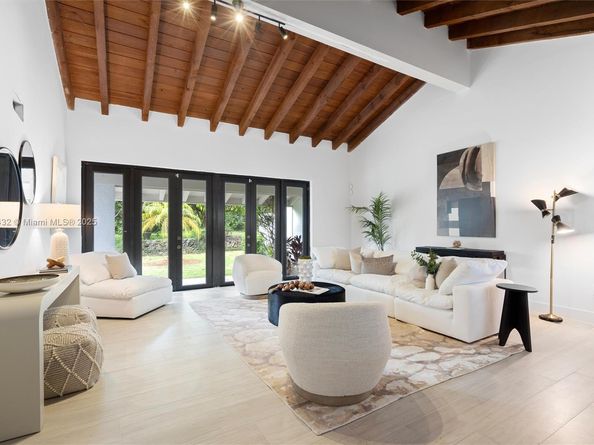 6900 SW 136th St, Palmetto Bay FL 33156