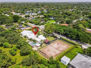 6900 SW 136th St, Palmetto Bay FL 33156