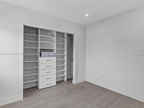 6900 SW 136th St, Palmetto Bay FL 33156