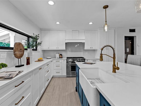 6900 SW 136th St, Palmetto Bay FL 33156