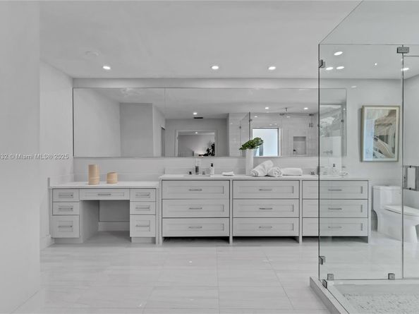 6900 SW 136th St, Palmetto Bay FL 33156