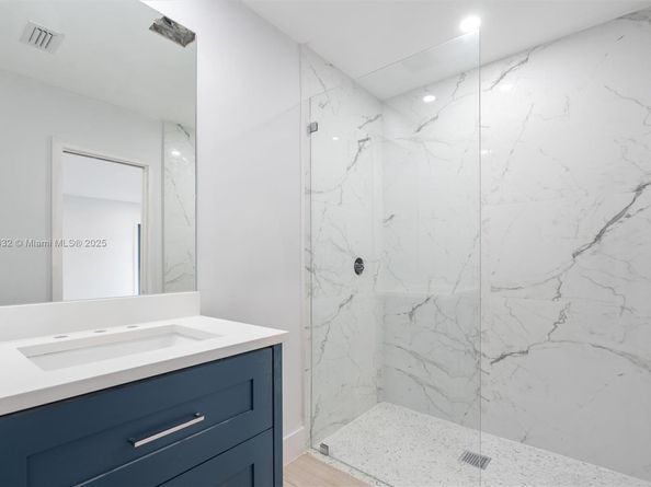 6900 SW 136th St, Palmetto Bay FL 33156