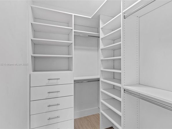 6900 SW 136th St, Palmetto Bay FL 33156