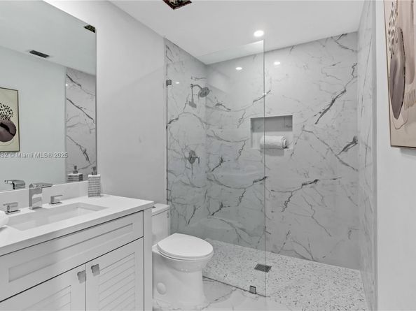 6900 SW 136th St, Palmetto Bay FL 33156