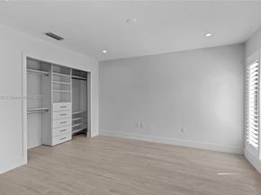 6900 SW 136th St, Palmetto Bay FL 33156