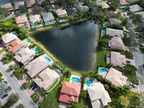 5923 NW 54th Cir, Coral Springs FL 33067