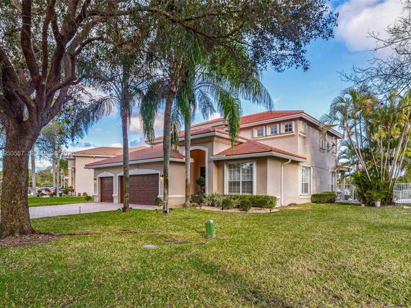 5923 NW 54th Cir, Coral Springs FL 33067