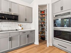 5923 NW 54th Cir, Coral Springs FL 33067