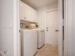 777 Tanglewood Cir, Weston FL 33327