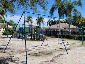 777 Tanglewood Cir, Weston FL 33327