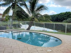 777 Tanglewood Cir, Weston FL 33327