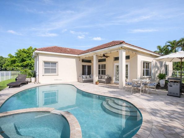 777 Tanglewood Cir, Weston FL 33327