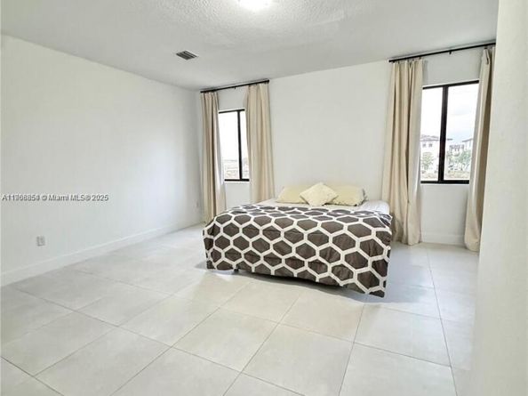 13627 SW 157th Ct, Miami FL 33196