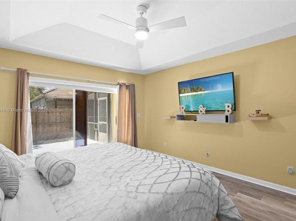 2793 Oakleigh Ln, Davie FL 33328