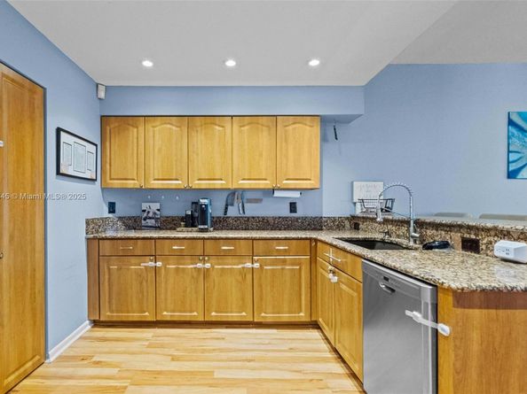 2793 Oakleigh Ln, Davie FL 33328