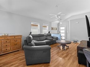 2793 Oakleigh Ln, Davie FL 33328