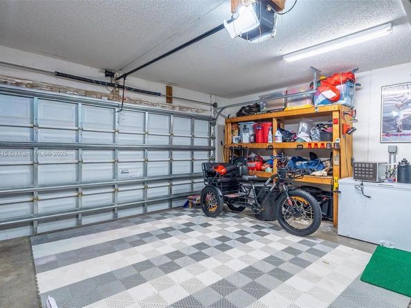 2793 Oakleigh Ln, Davie FL 33328