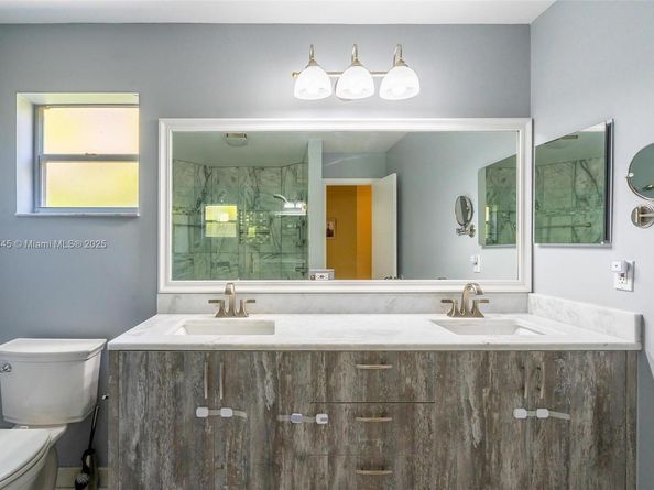 2793 Oakleigh Ln, Davie FL 33328