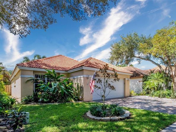 2793 Oakleigh Ln, Davie FL 33328